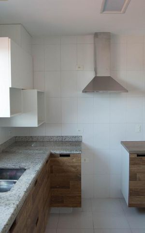 Apartamento à venda com 130m², 2 quartos e 4 vagas Apartamento à venda com 130m², 2 quartos e 4 vagasCozinha