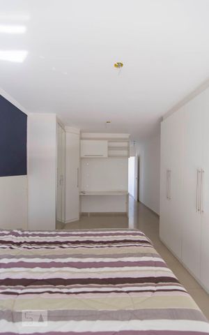 Casa à venda com 245m², 4 quartos e 4 vagasSuíte 4