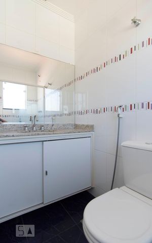 Casa à venda com 245m², 4 quartos e 4 vagasBanheiro Suíte 3