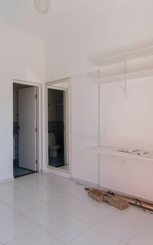 Casa à venda com 245m², 4 quartos e 4 vagasQuarto de serviço