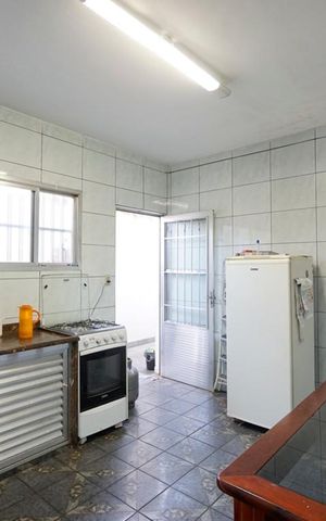Casa à venda com 280m², 4 quartos e 2 vagas Casa à venda com 280m², 4 quartos e 2 vagasCozinha