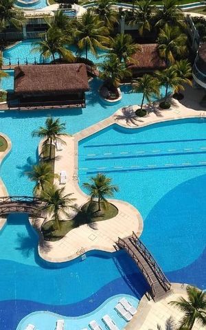 Apartamento para alugar com 80m², 2 quartos e 1 vaga Apartamento para alugar com 80m², 2 quartos e 1 vagaVista aérea do Complexo das Piscinas