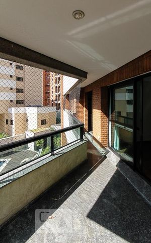Apartamento à venda com 254m², 4 quartos e 4 vagasVaranda da Sala 01