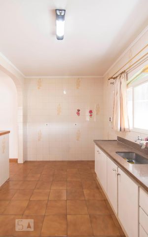 Casa à venda com 300m², 3 quartos e 8 vagasCozinha