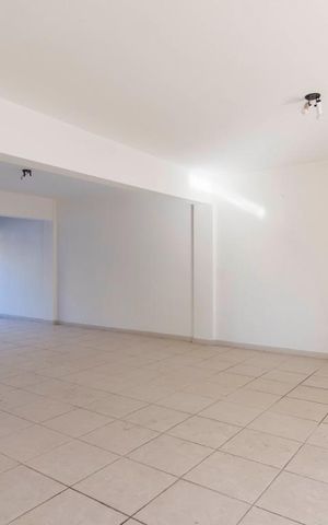Casa à venda com 300m², 3 quartos e 8 vagasGaragem