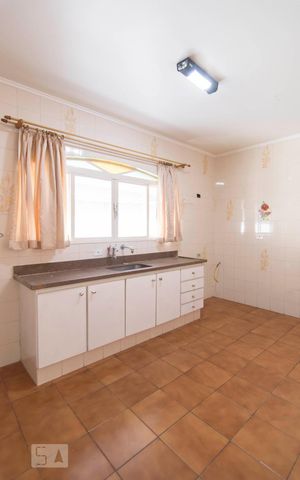 Casa à venda com 300m², 3 quartos e 8 vagasCozinha