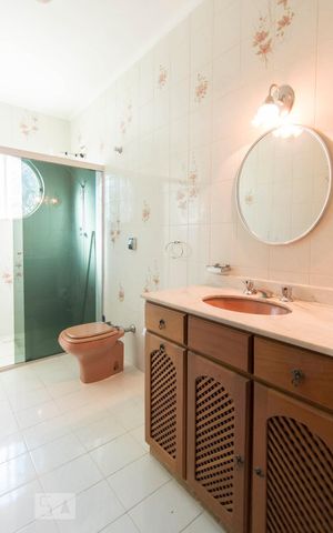 Casa à venda com 300m², 3 quartos e 8 vagasBanheiro