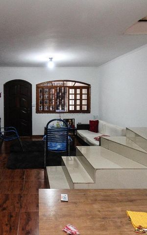 Casa para alugar com 220m², 4 quartos e 1 vaga Casa para alugar com 220m², 4 quartos e 1 vagaSala de Jantar