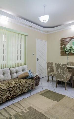 Casa à venda com 97m², 2 quartos e 2 vagasSala