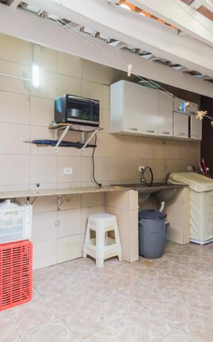 Casa à venda com 97m², 2 quartos e 2 vagasÁrea de serviço