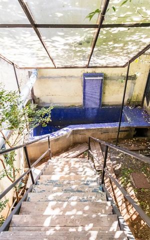 Casa à venda com 286m², 3 quartos e 2 vagasFundos
