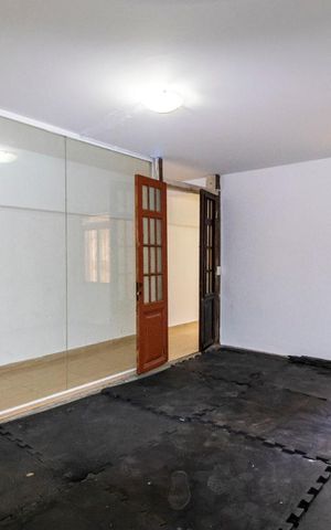 Casa à venda com 286m², 3 quartos e 2 vagasSubsolo - Sala