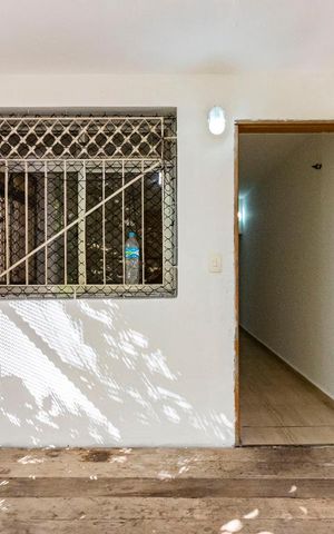Casa à venda com 286m², 3 quartos e 2 vagasFundos