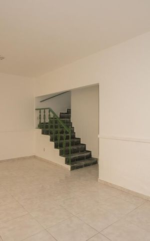 Casa de condomínio à venda com 182m², 4 quartos e 1 vaga Casa de condomínio à venda com 182m², 4 quartos e 1 vagaSala