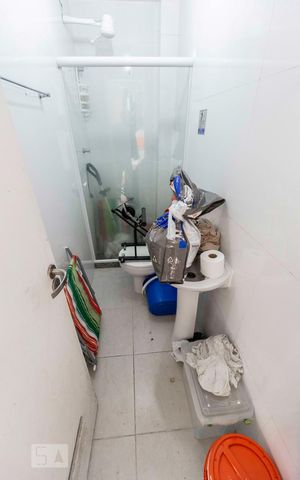 Casa de condomínio para alugar com 170m², 2 quartos e sem vagaBanheiro de serviço
