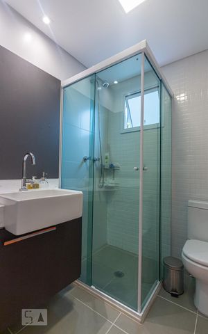Apartamento para alugar com 111m², 2 quartos e 1 vaga Apartamento para alugar com 111m², 2 quartos e 1 vagaBanheiro da Suíte