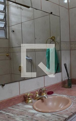Casa à venda com 64m², 2 quartos e 1 vagaBanheiro
