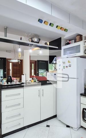 Casa à venda com 220m², 3 quartos e 2 vagasCozinha