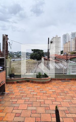 Casa à venda com 220m², 3 quartos e 2 vagasQuarto 3 - vista