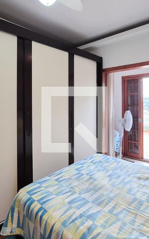 Casa à venda com 220m², 3 quartos e 2 vagasQuarto 1 ( Suíte )