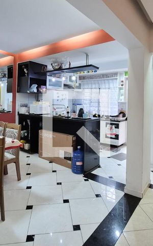 Casa à venda com 220m², 3 quartos e 2 vagasSala