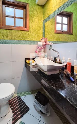 Casa à venda com 220m², 3 quartos e 2 vagasLavabo