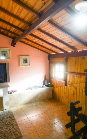 Casa à venda com 300m², 3 quartos e 5 vagas Casa à venda com 300m², 3 quartos e 5 vagasEdícula