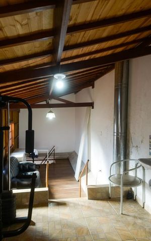 Casa à venda com 300m², 3 quartos e 5 vagas Casa à venda com 300m², 3 quartos e 5 vagasEdícula