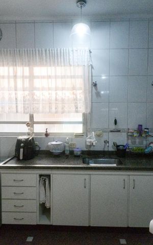 Casa à venda com 300m², 3 quartos e 5 vagas Casa à venda com 300m², 3 quartos e 5 vagasCozinha