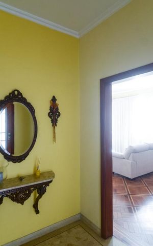 Casa à venda com 300m², 3 quartos e 5 vagas Casa à venda com 300m², 3 quartos e 5 vagasHall de Entrada
