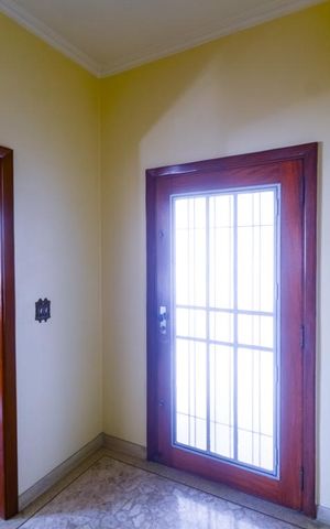 Casa à venda com 300m², 3 quartos e 5 vagas Casa à venda com 300m², 3 quartos e 5 vagasHall de Entrada