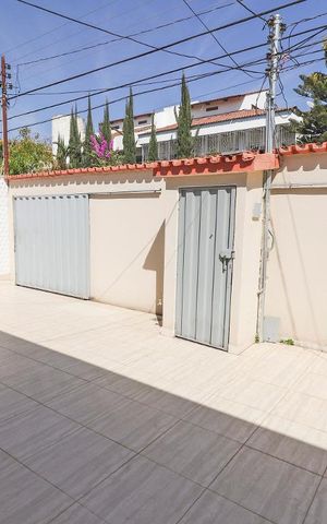 Casa para alugar com 270m², 5 quartos e 5 vagasEntrada