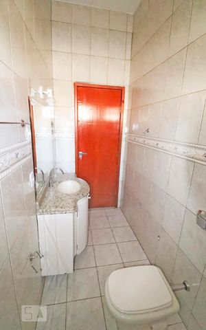 Casa para alugar com 270m², 5 quartos e 5 vagasBanheiro