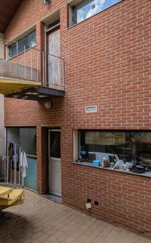 Casa para alugar com 900m², 5 quartos e 3 vagas Casa para alugar com 900m², 5 quartos e 3 vagasFundos