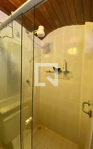 Casa à venda com 600m², 7 quartos e 1 vaga Casa à venda com 600m², 7 quartos e 1 vagaBanheiro Suíte
