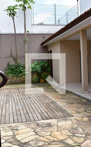 Casa para alugar com 510m², 7 quartos e 6 vagasÁrea dos fundos