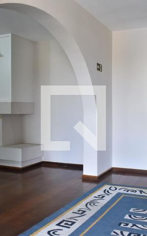 Casa para alugar com 510m², 7 quartos e 6 vagasCorredor