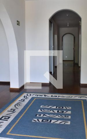 Casa para alugar com 510m², 7 quartos e 6 vagasCorredor