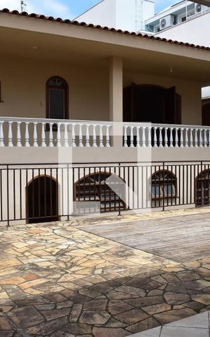 Casa para alugar com 510m², 7 quartos e 6 vagasÁrea dos fundos