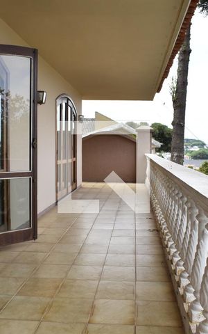 Casa para alugar com 510m², 7 quartos e 6 vagasVaranda da frente