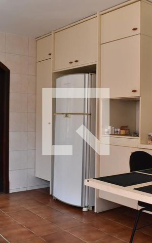Casa para alugar com 510m², 7 quartos e 6 vagasCozinha