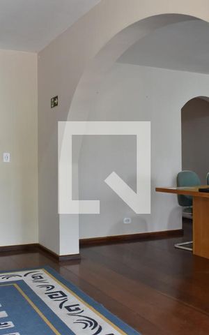 Casa para alugar com 510m², 7 quartos e 6 vagasCorredor