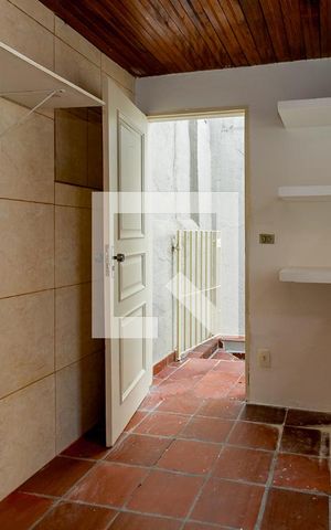 Casa à venda com 200m², 3 quartos e 4 vagas Casa à venda com 200m², 3 quartos e 4 vagasQuarto de Serviço