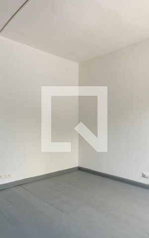 Casa à venda com 200m², 3 quartos e 4 vagas Casa à venda com 200m², 3 quartos e 4 vagasSuíte