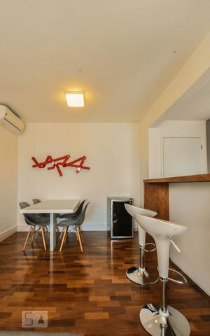 Apartamento à venda com 74m², 2 quartos e 1 vaga Apartamento à venda com 74m², 2 quartos e 1 vagaSala de Jantar