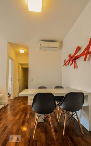 Apartamento à venda com 74m², 2 quartos e 1 vaga Apartamento à venda com 74m², 2 quartos e 1 vagaSala de Jantar