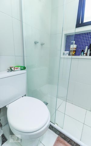 Apartamento à venda com 160m², 4 quartos e 2 vagas Apartamento à venda com 160m², 4 quartos e 2 vagasBanheiro Quarto 3 - Suíte