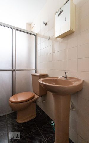Apartamento para alugar com 33m², 1 quarto e sem vaga Apartamento para alugar com 33m², 1 quarto e sem vagaBanheiro
