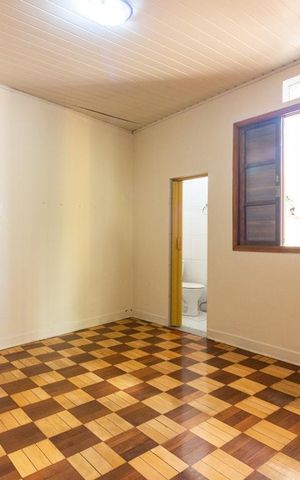 Casa à venda com 150m², 3 quartos e 3 vagas Casa à venda com 150m², 3 quartos e 3 vagasSuíte