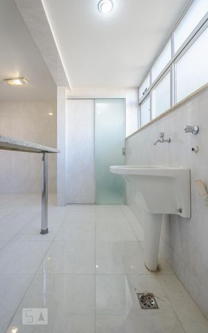 Apartamento para alugar com 70m², 2 quartos e 1 vaga Apartamento para alugar com 70m², 2 quartos e 1 vagaÁrea de Serviço